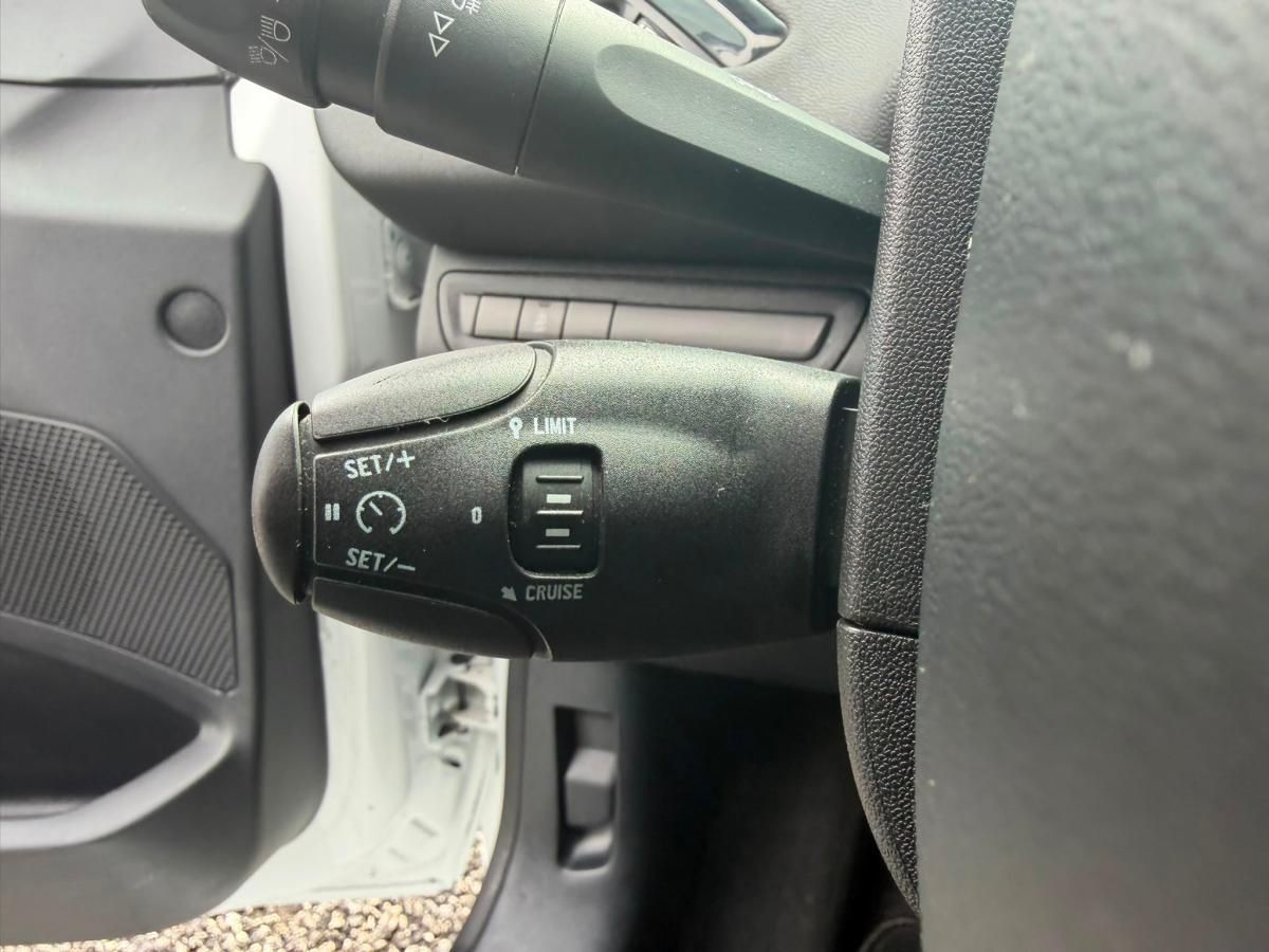 peugeot-208-2017-diesel-1560cc