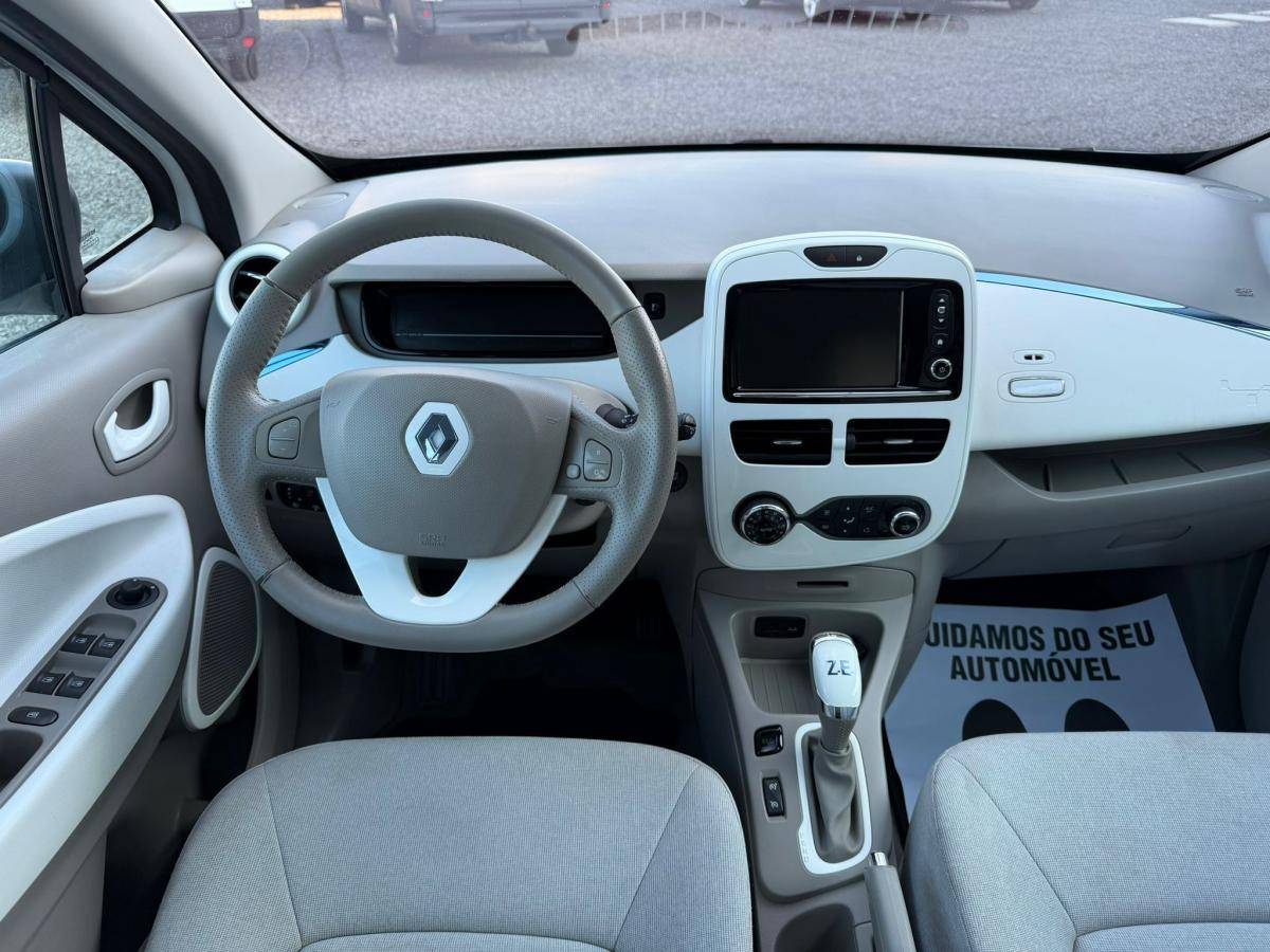 renault-zoe-2013-eletrico-0cc