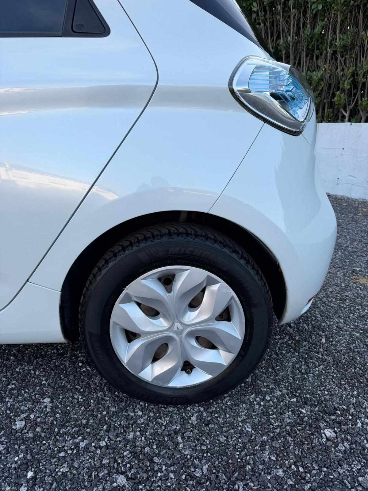 renault-zoe-2013-eletrico-0cc