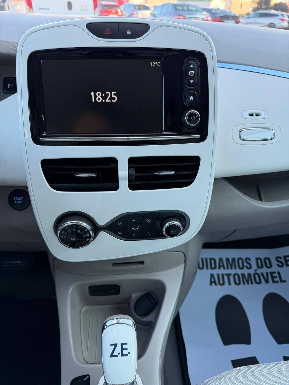 renault-zoe-2013-eletrico-0cc