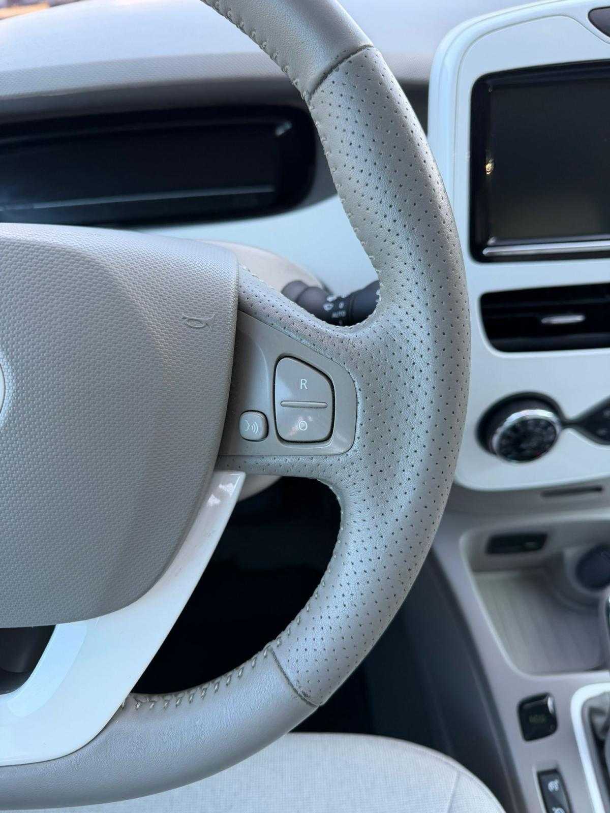 renault-zoe-2013-eletrico-0cc
