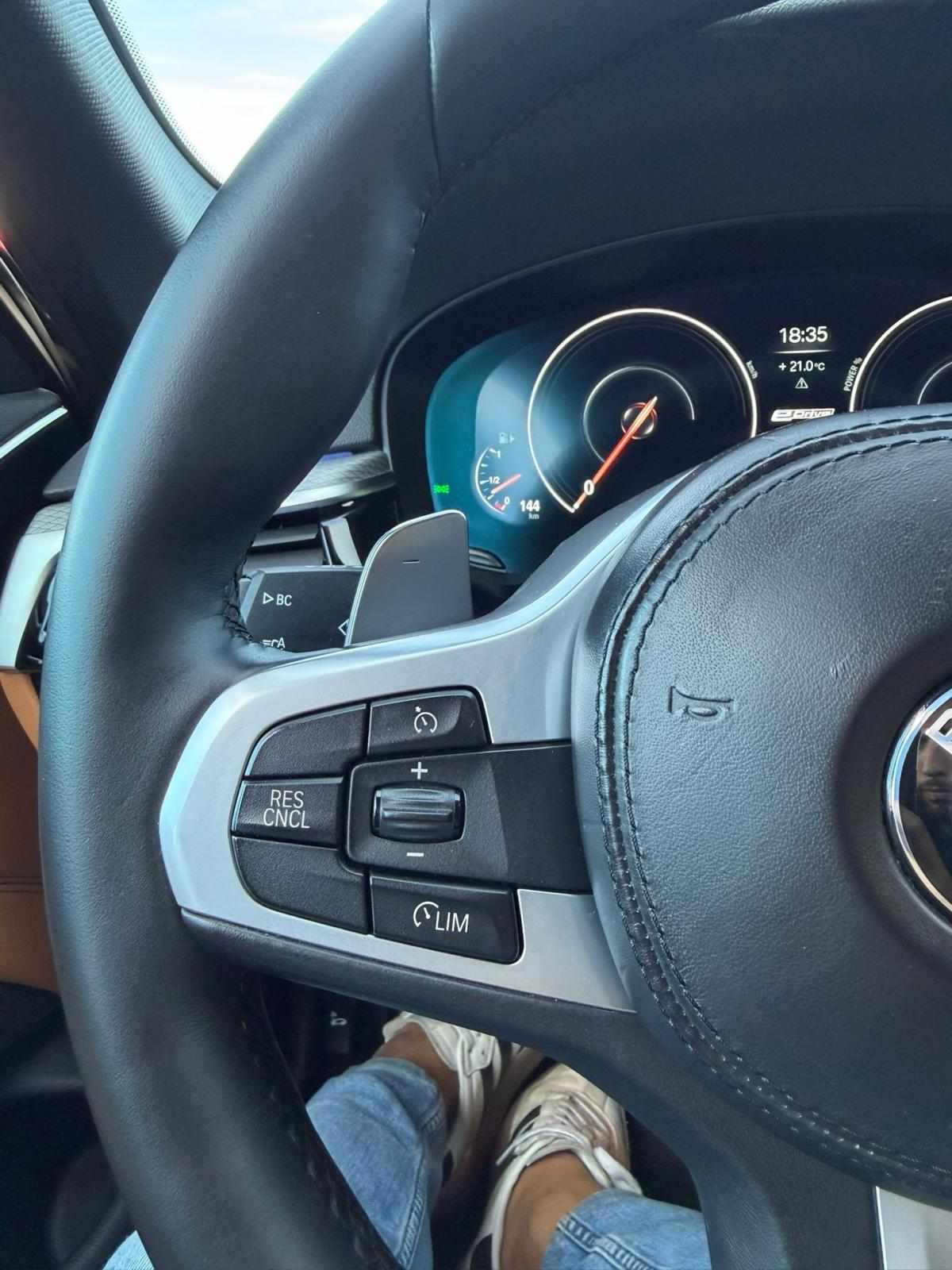 bmw-serie-5-2018-hibrido-a-gasolina-1998cc