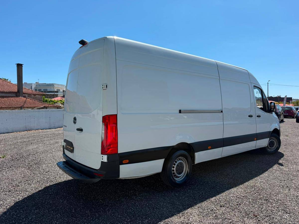 mercedes-benz-sprinter-2023-diesel-1950cc