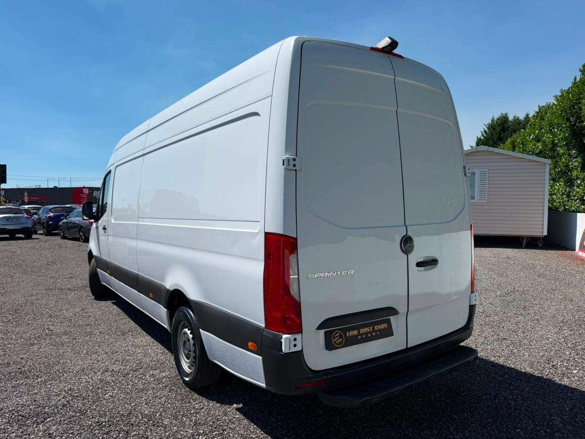 mercedes-benz-sprinter-2023-diesel-1950cc