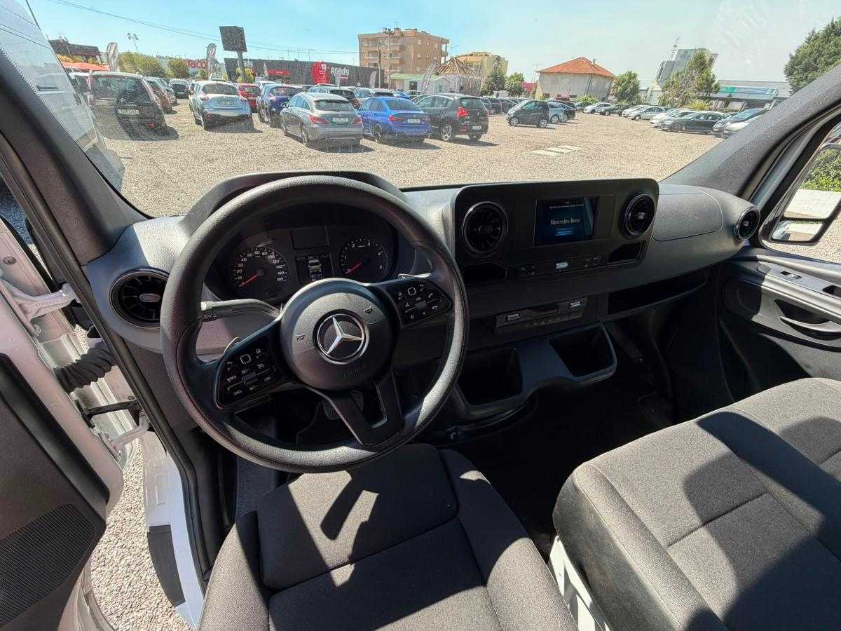mercedes-benz-sprinter-2023-diesel-1950cc