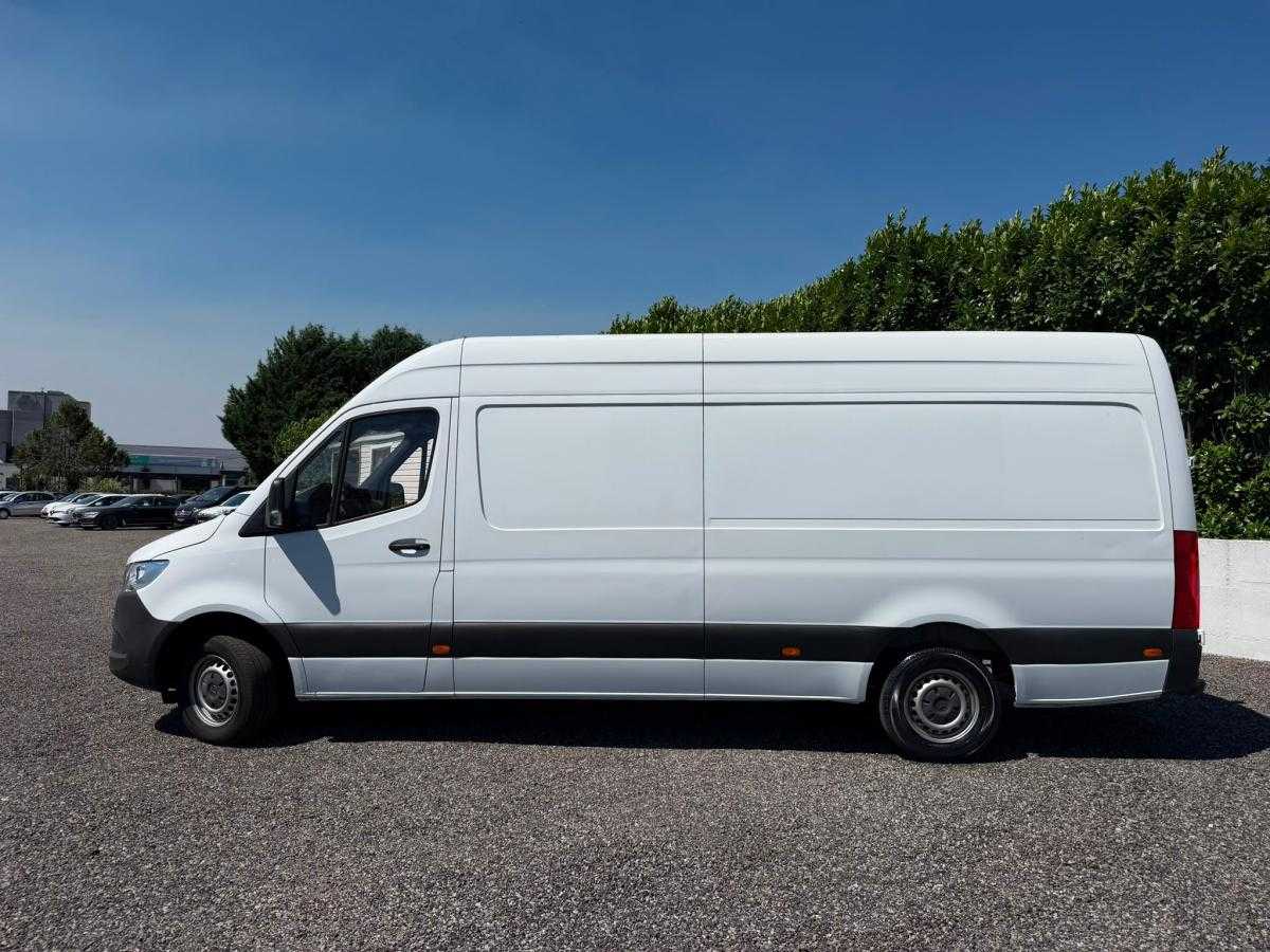 mercedes-benz-sprinter-2023-diesel-1950cc