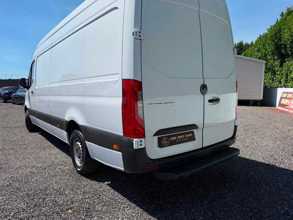 mercedes-benz-sprinter-2023-diesel-1950cc