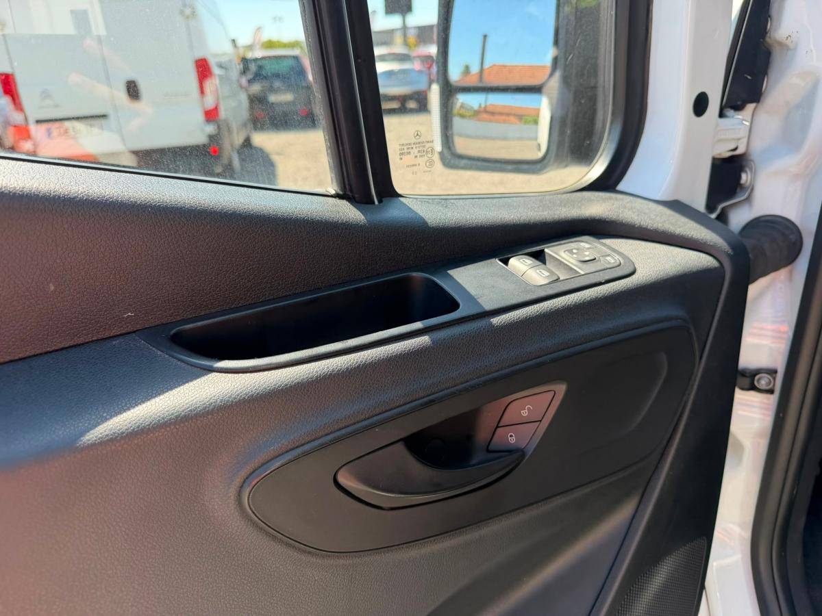 mercedes-benz-sprinter-2023-diesel-1950cc