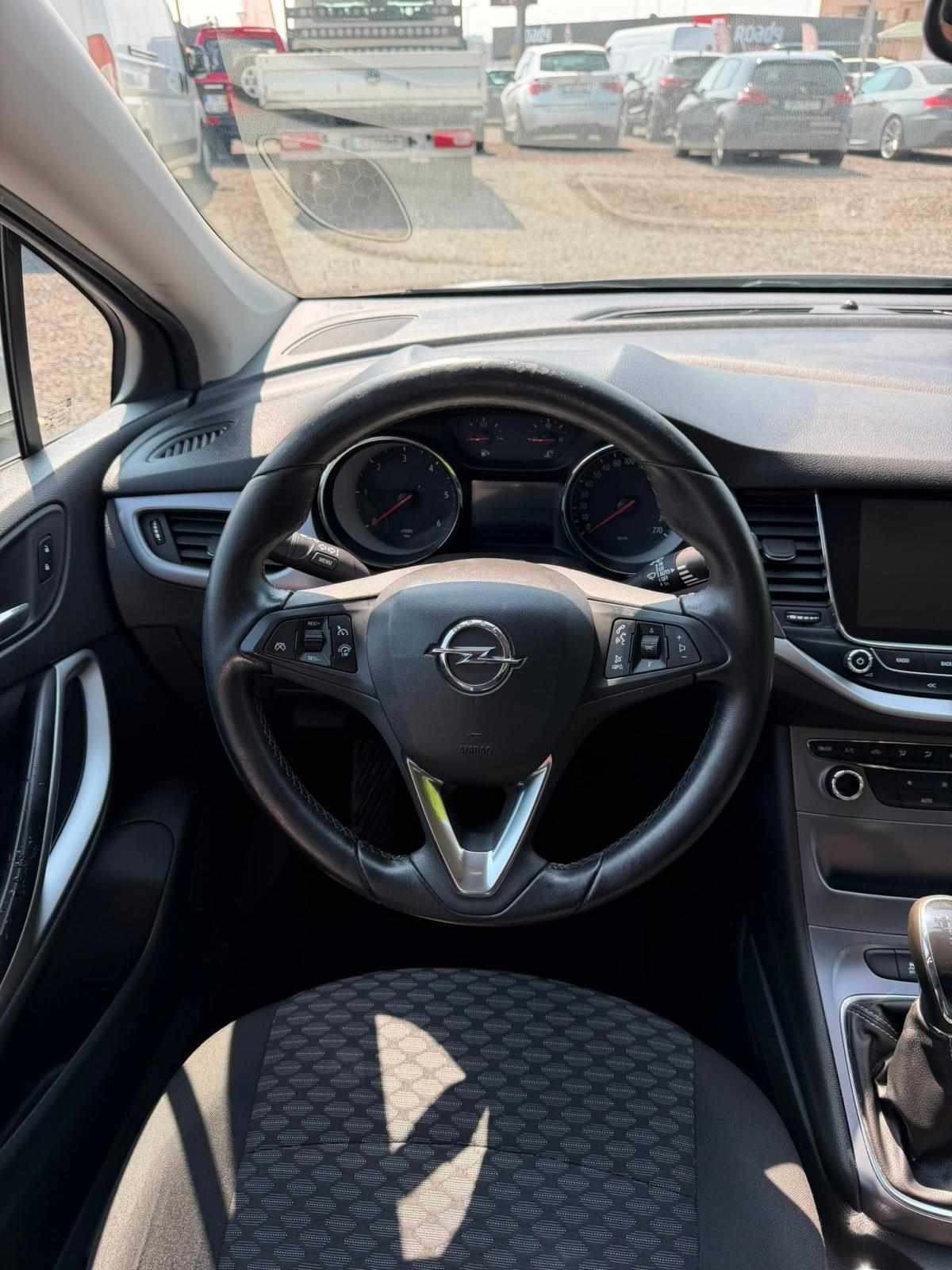 opel-astra-sport-tourer-2017-diesel-1598cc