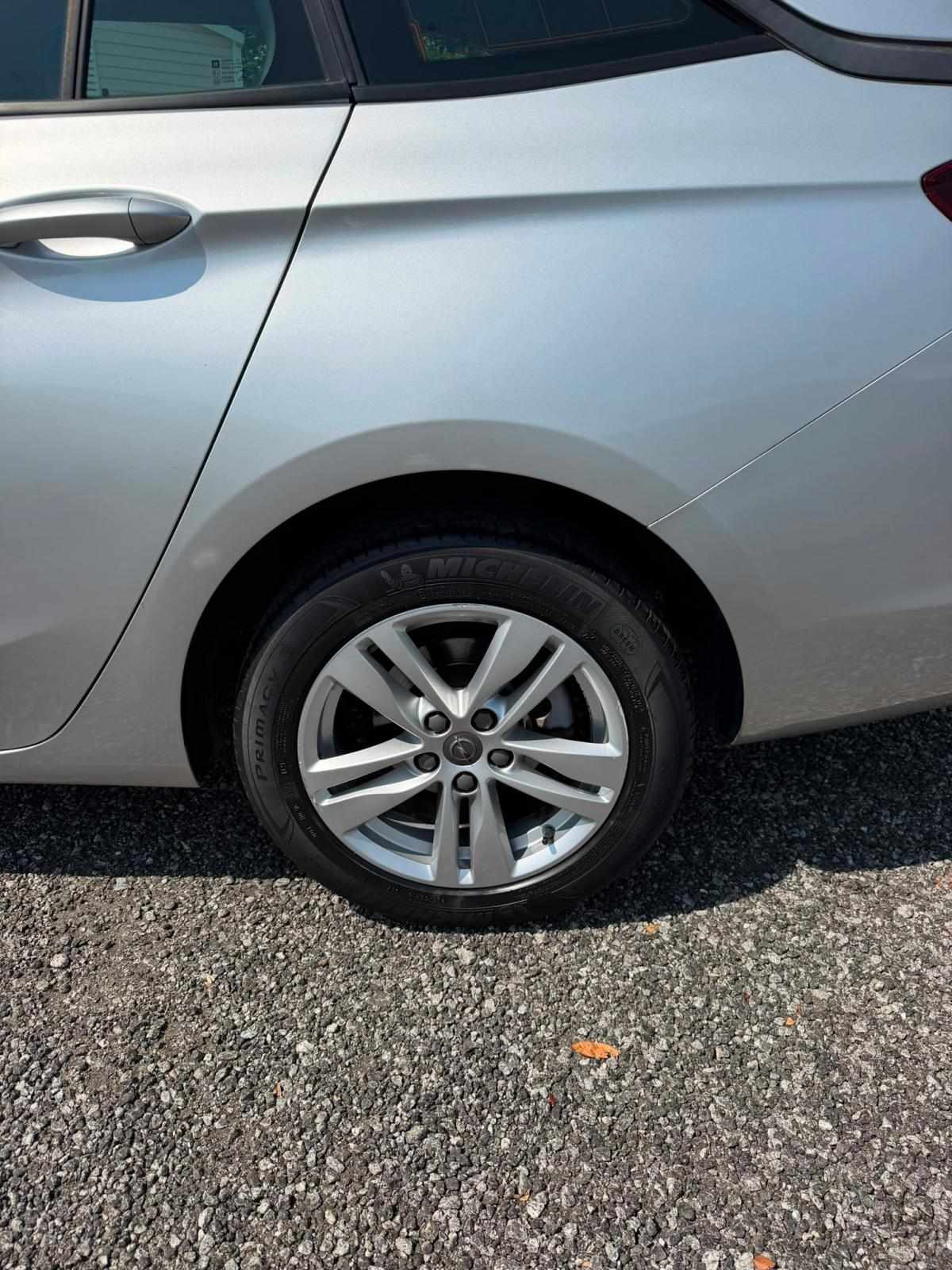 opel-astra-sport-tourer-2017-diesel-1598cc