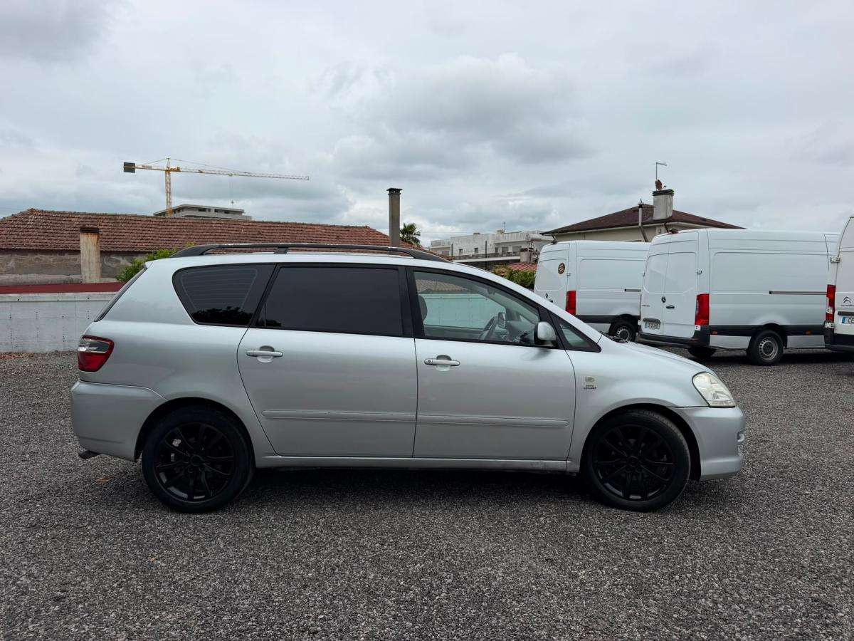 toyota-avensis-verso-2004-diesel-1995cc