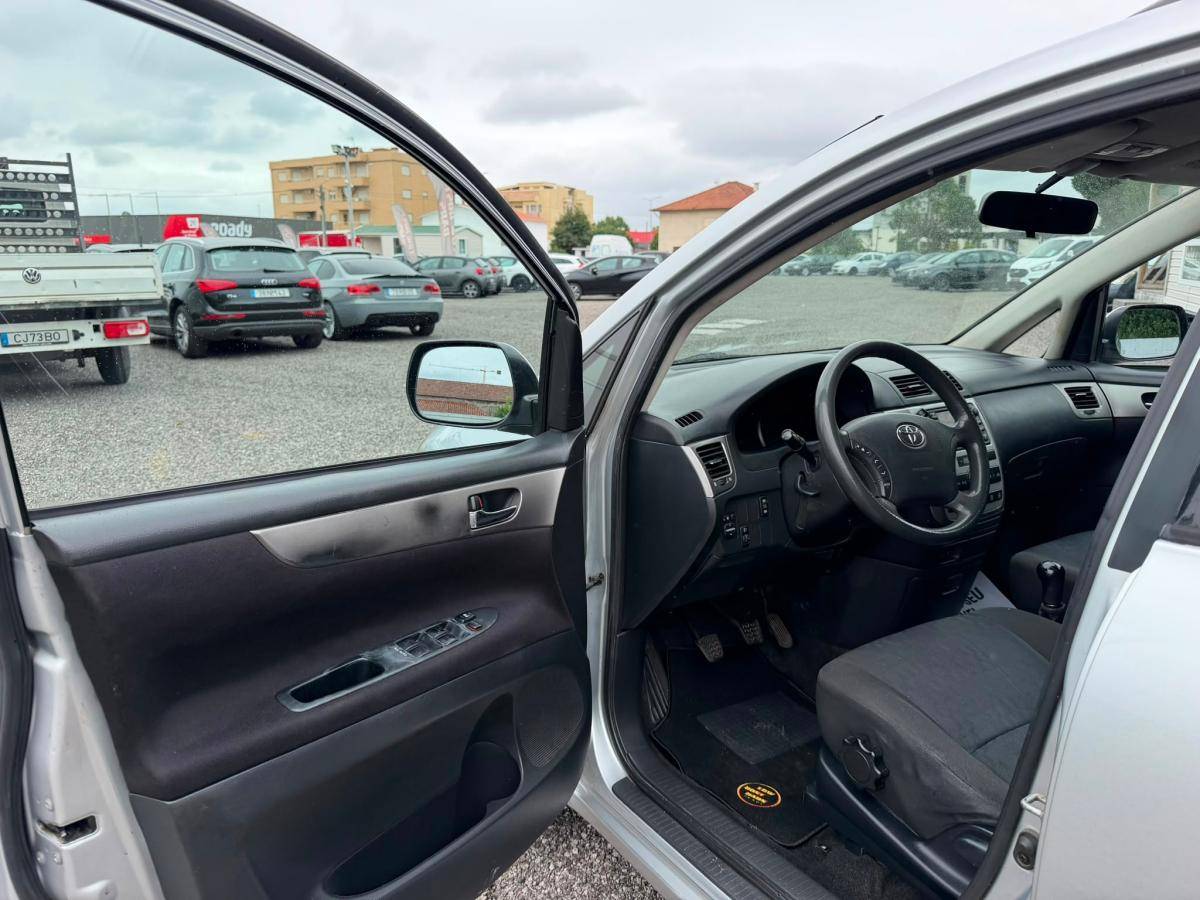 toyota-avensis-verso-2004-diesel-1995cc