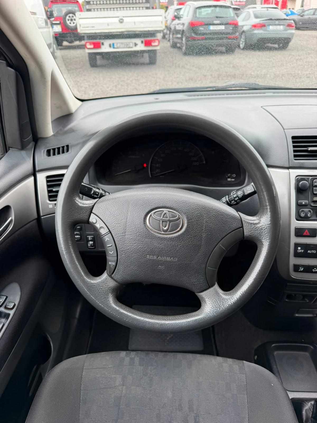 toyota-avensis-verso-2004-diesel-1995cc