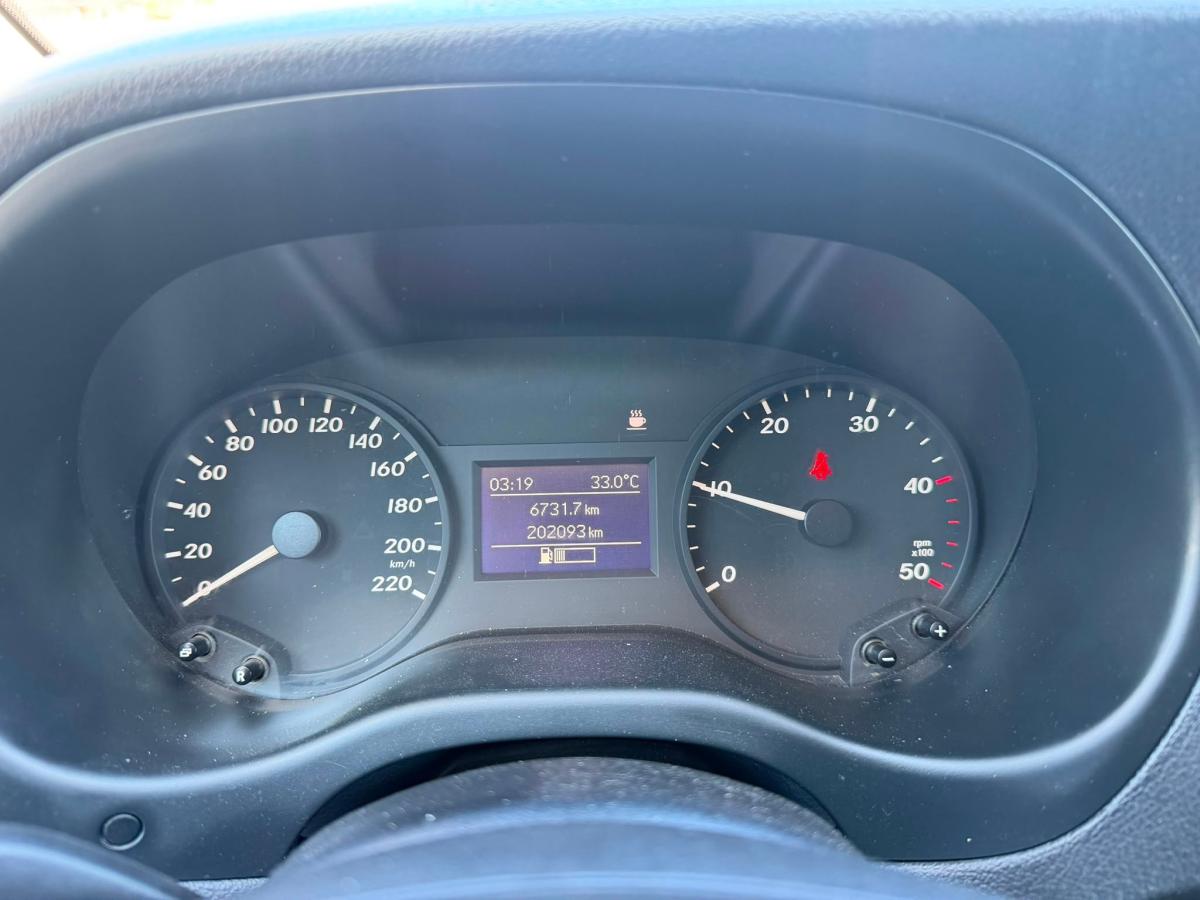 mercedes-benz-vito-2017-diesel-1598cc