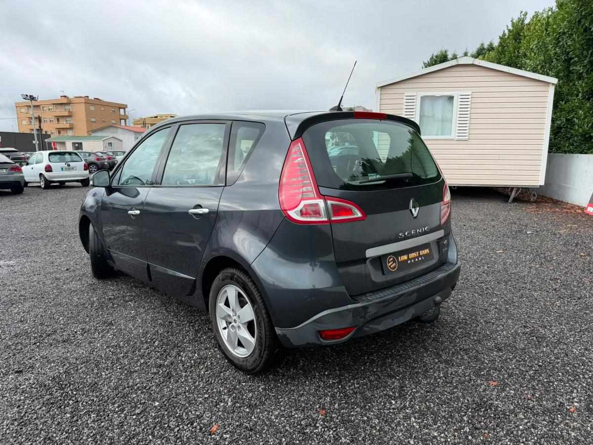 renault-scenic-2010-diesel-1870cc