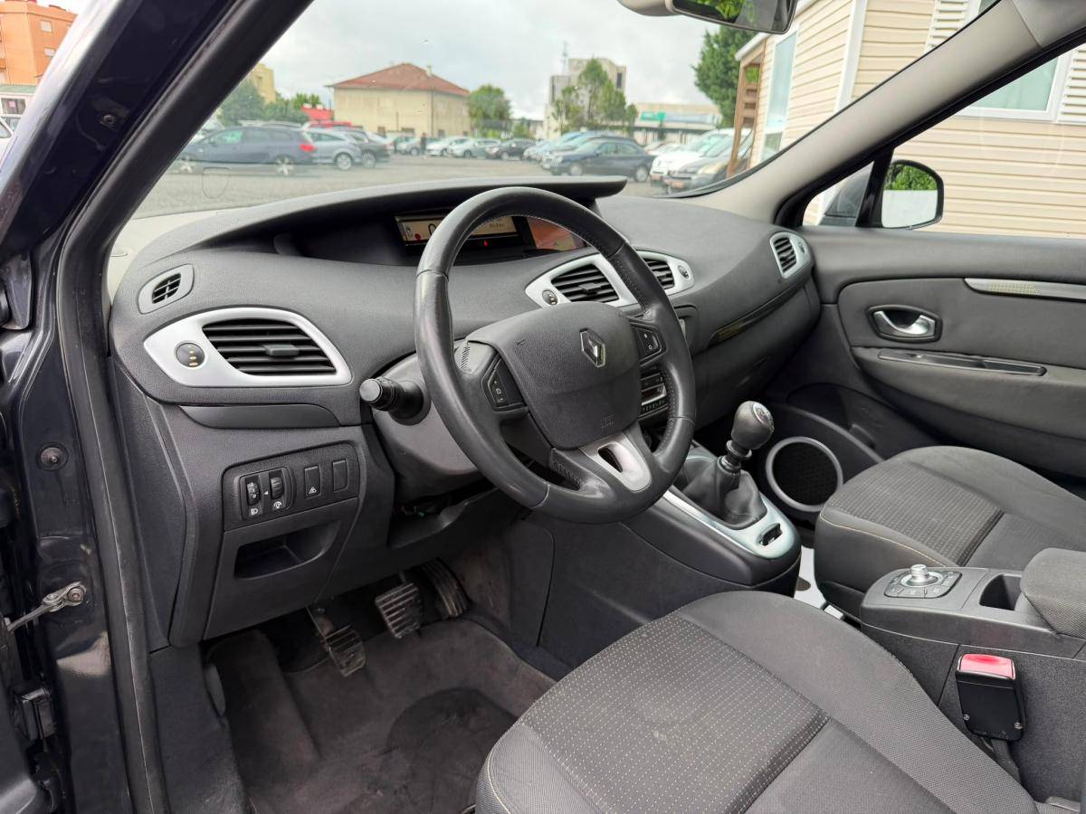 renault-scenic-2010-diesel-1870cc