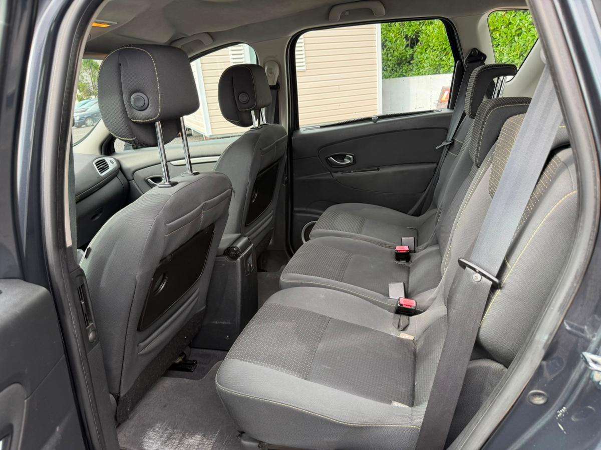 renault-scenic-2010-diesel-1870cc