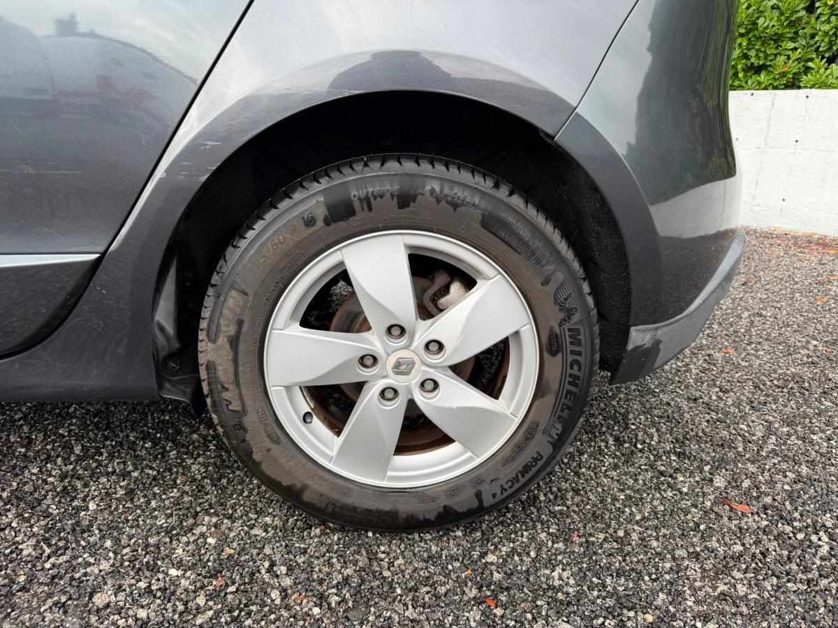 renault-scenic-2010-diesel-1870cc