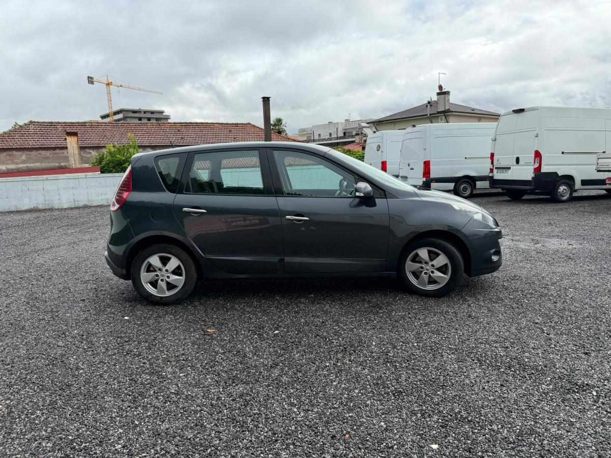 renault-scenic-2010-diesel-1870cc