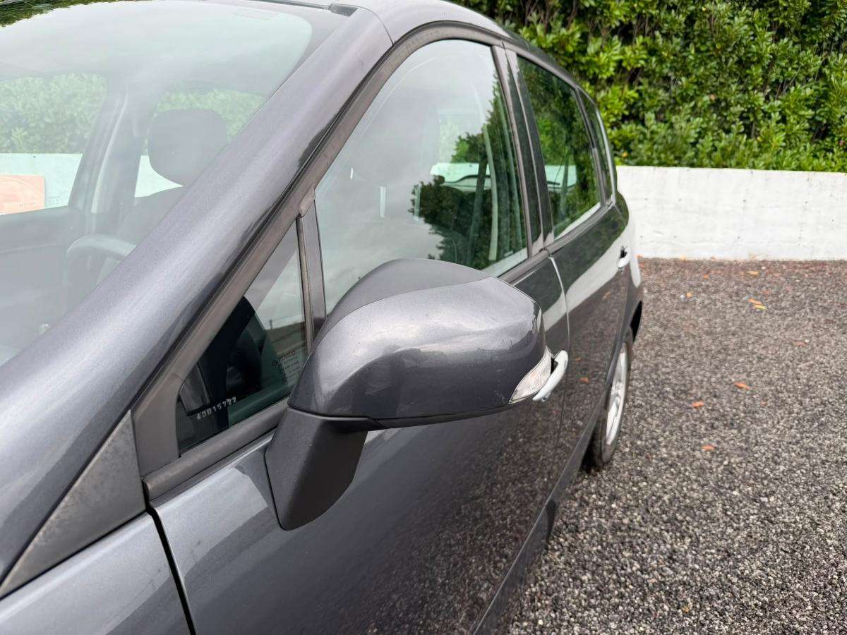 renault-scenic-2010-diesel-1870cc