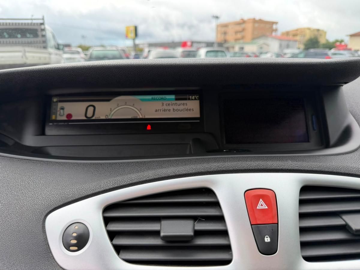 renault-scenic-2010-diesel-1870cc