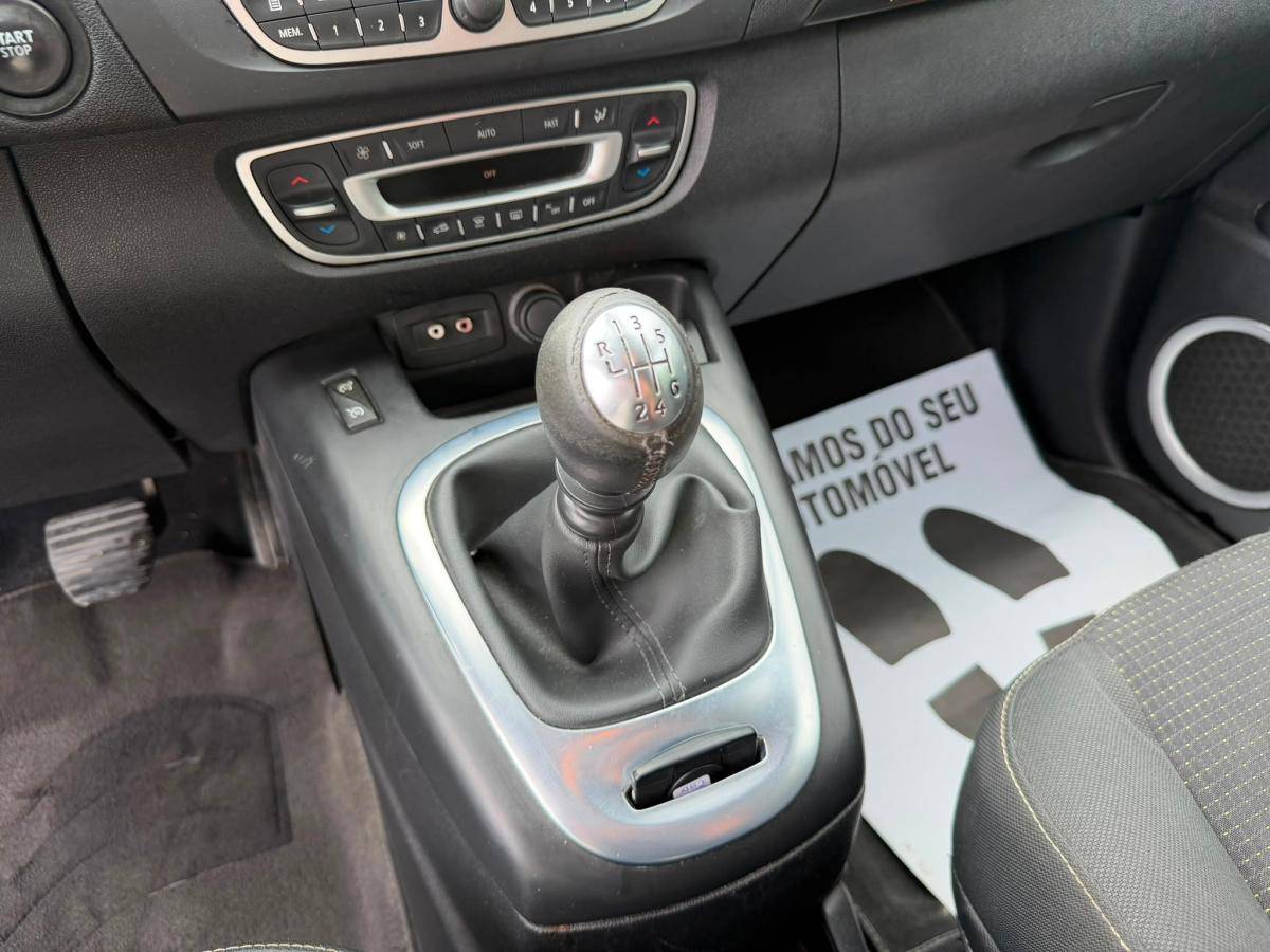 renault-scenic-2010-diesel-1870cc