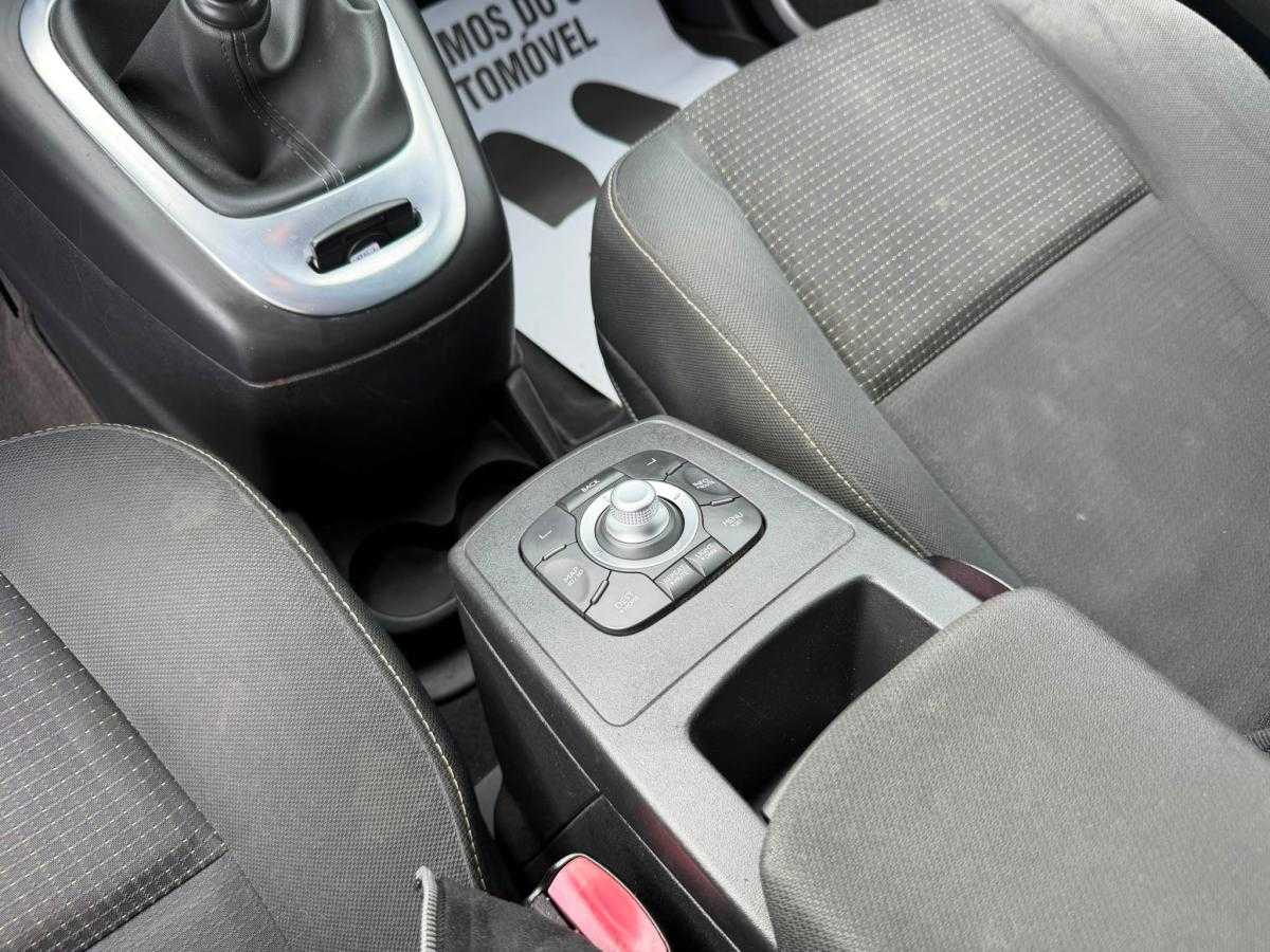 renault-scenic-2010-diesel-1870cc
