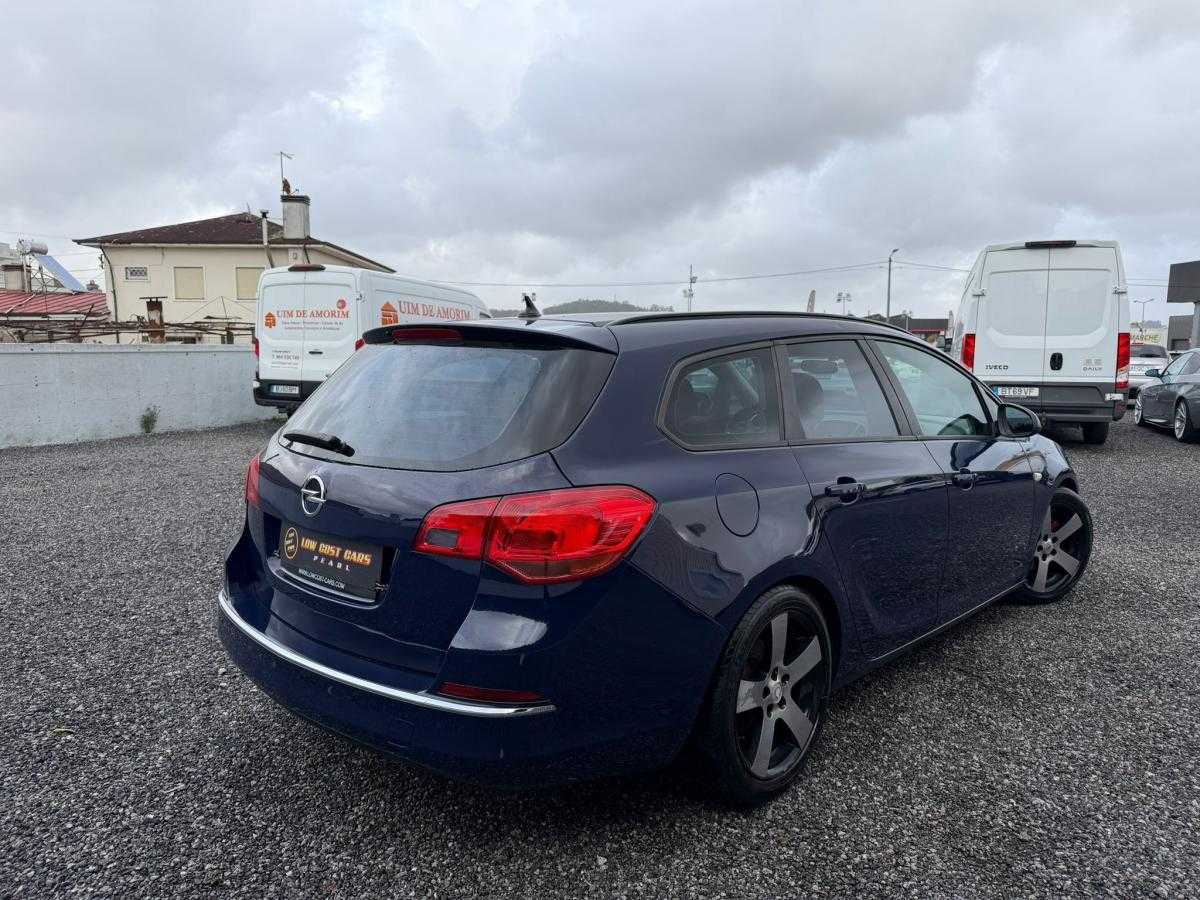 opel-astra-sport-tourer-2013-diesel-1248cc