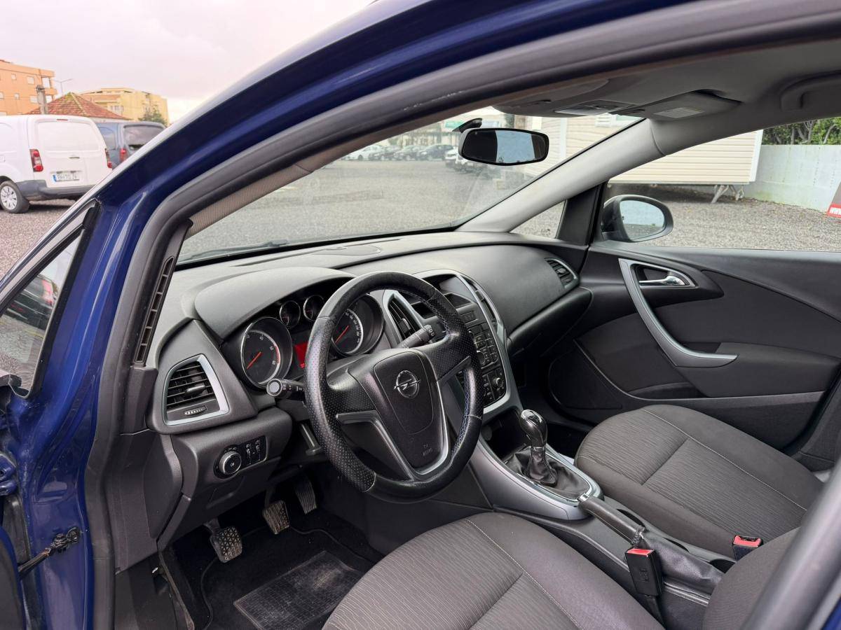 opel-astra-sport-tourer-2013-diesel-1248cc