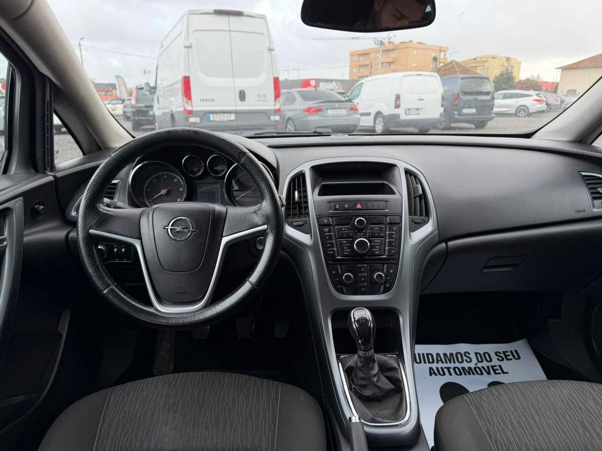 opel-astra-sport-tourer-2013-diesel-1248cc