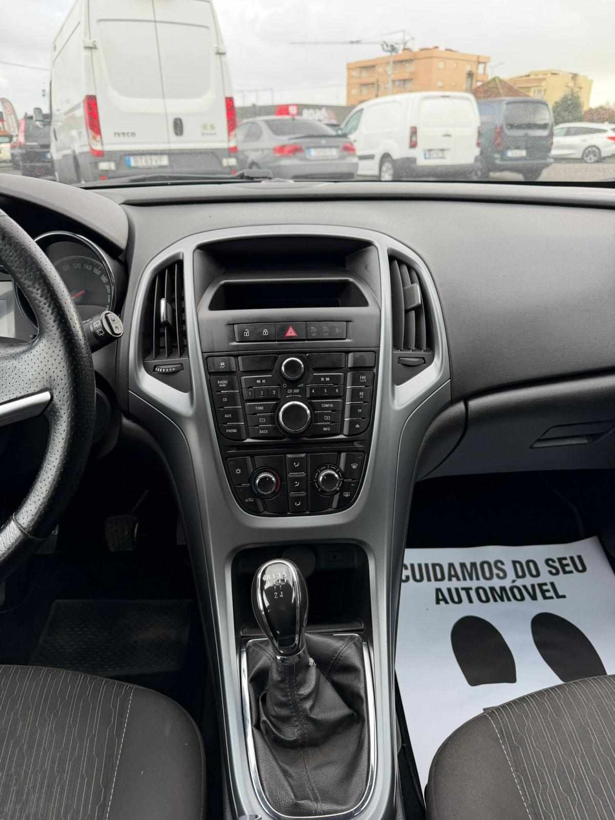 opel-astra-sport-tourer-2013-diesel-1248cc