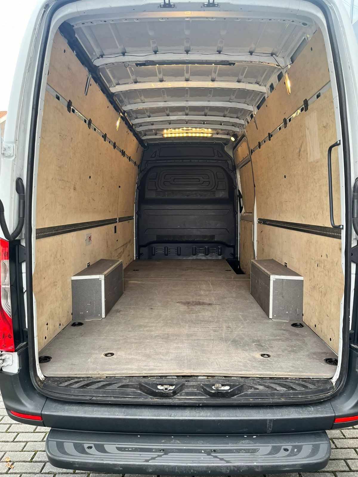 mercedes-benz-sprinter-2021-diesel-1950cc