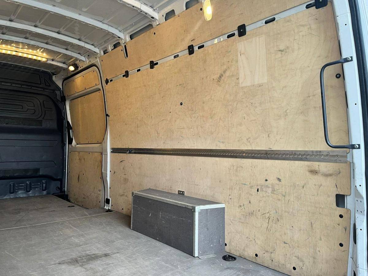 mercedes-benz-sprinter-2021-diesel-1950cc
