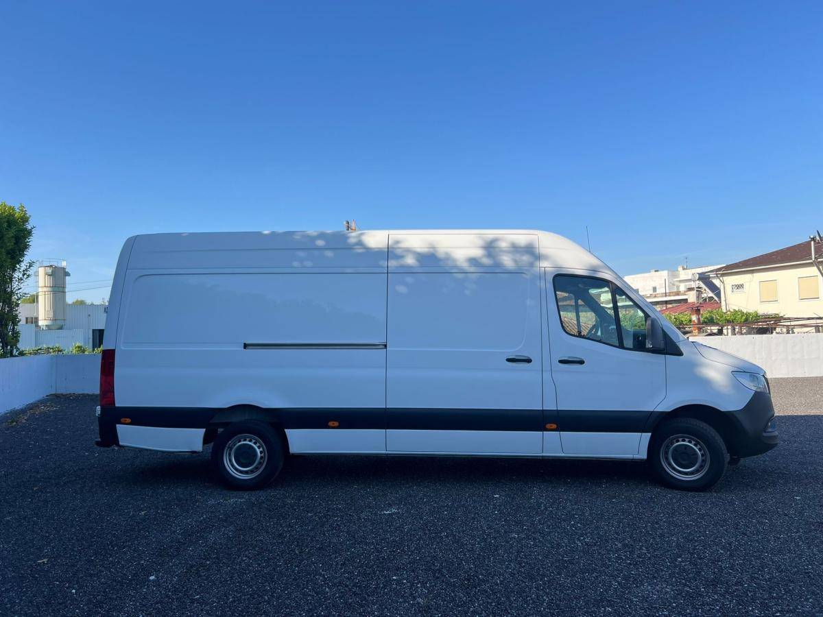 mercedes-benz-sprinter-2021-diesel-1950cc