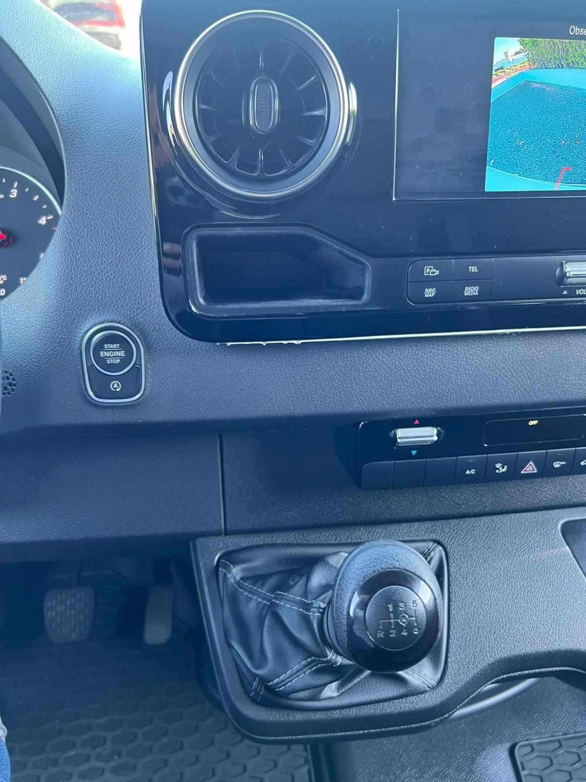 mercedes-benz-sprinter-2021-diesel-1950cc