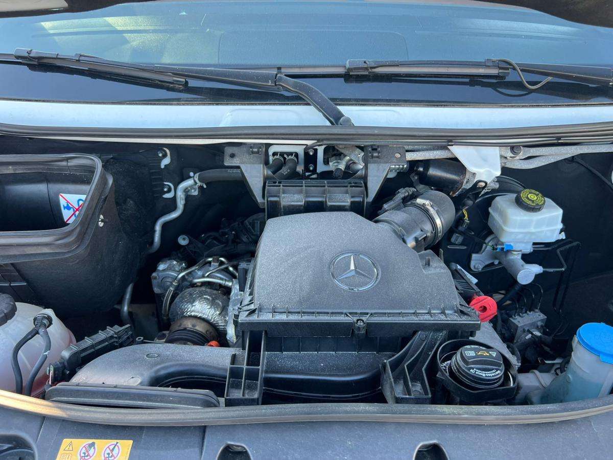 mercedes-benz-sprinter-2021-diesel-1950cc