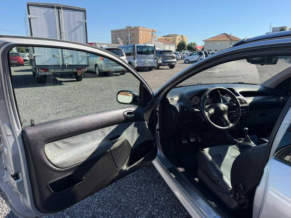 peugeot-206-2001-gasolina-1587cc