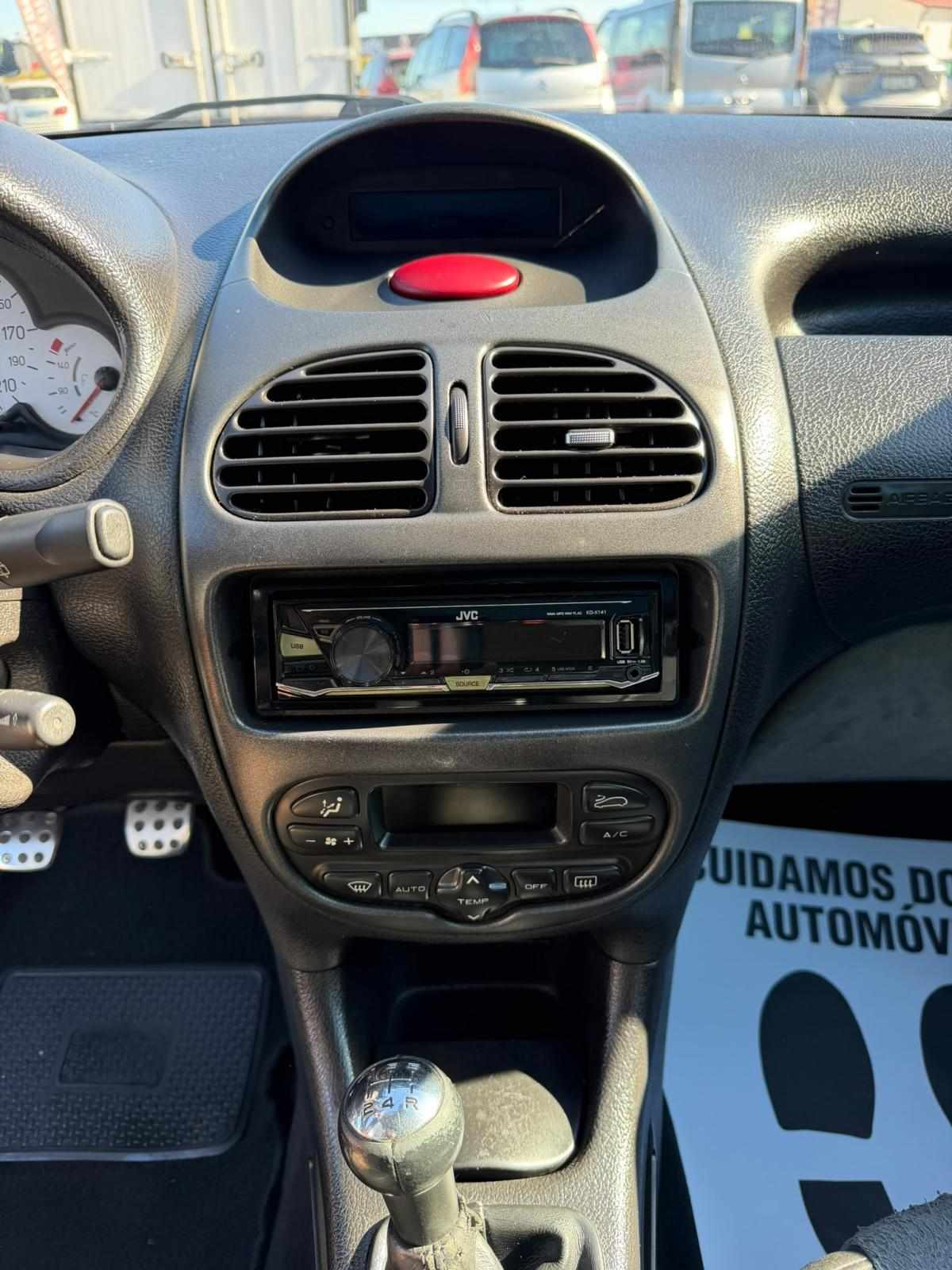 peugeot-206-2001-gasolina-1587cc
