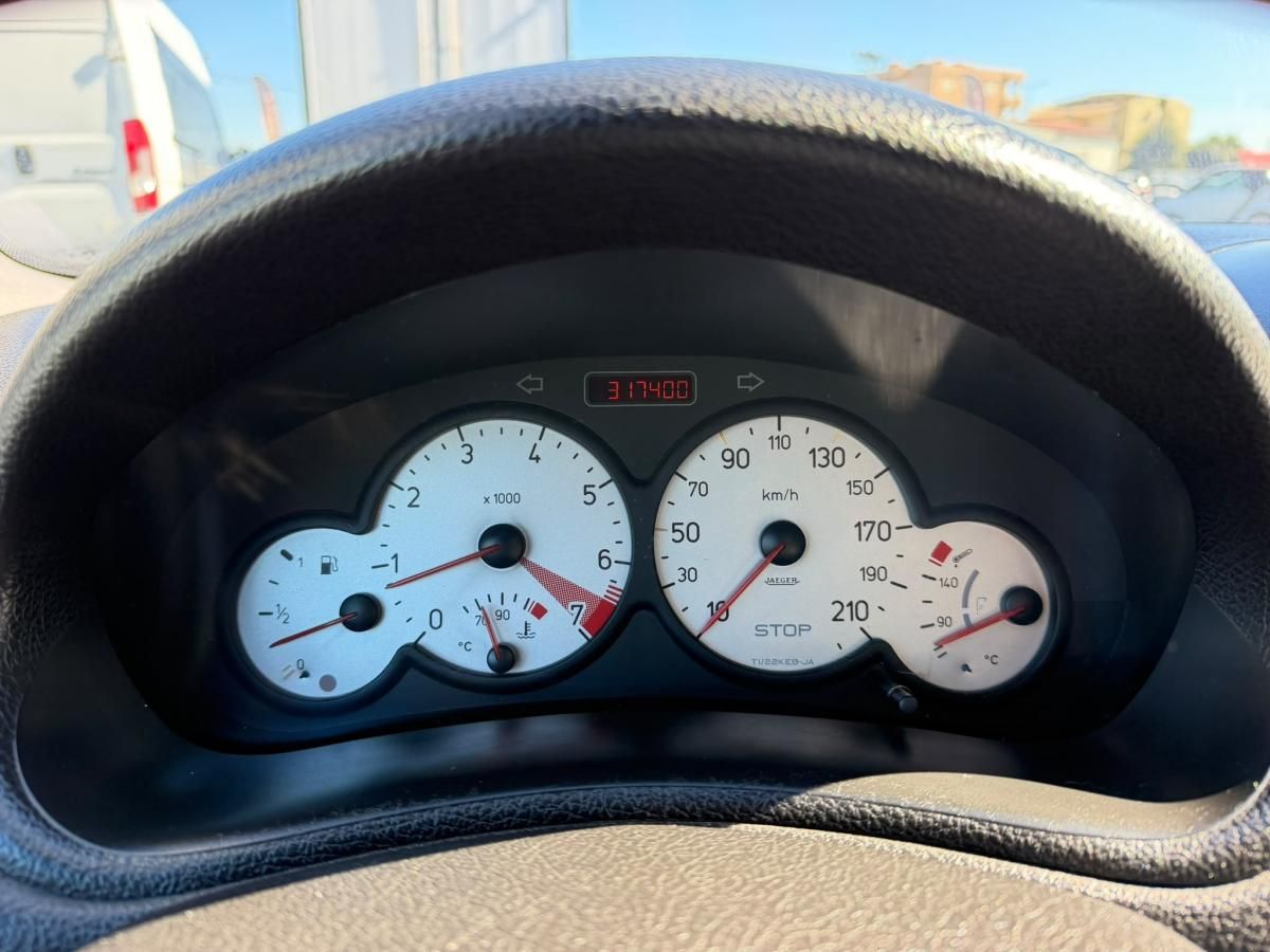 peugeot-206-2001-gasolina-1587cc