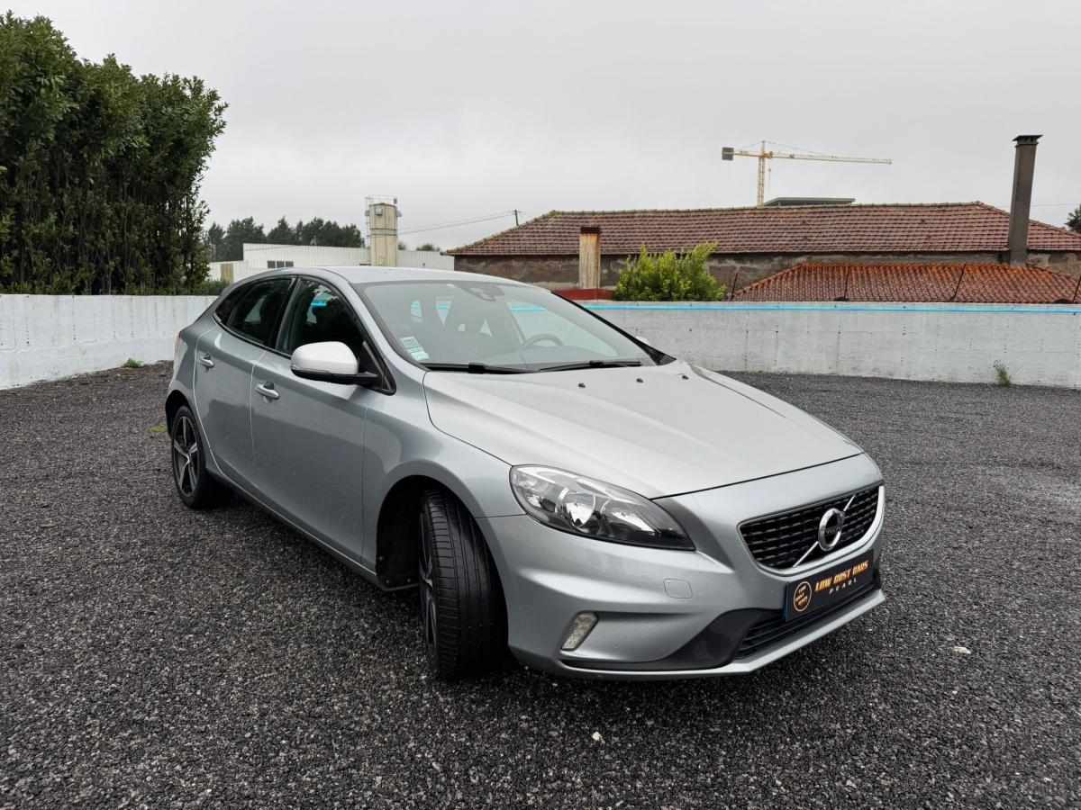 volvo-v40-2017-diesel-1969cc