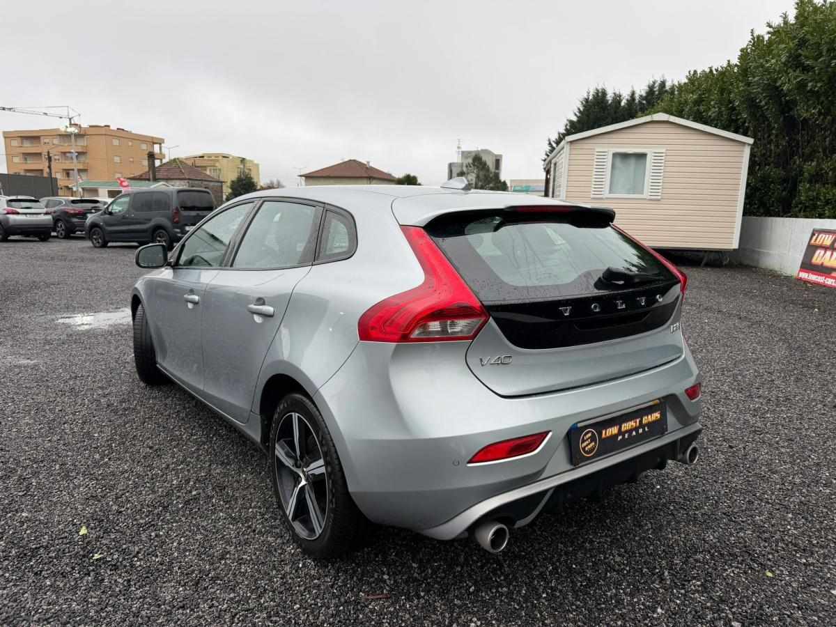 volvo-v40-2017-diesel-1969cc