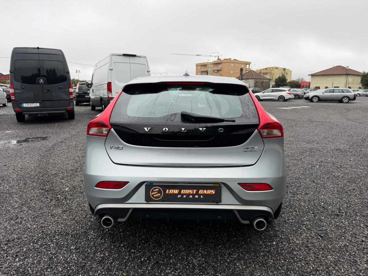 volvo-v40-2017-diesel-1969cc