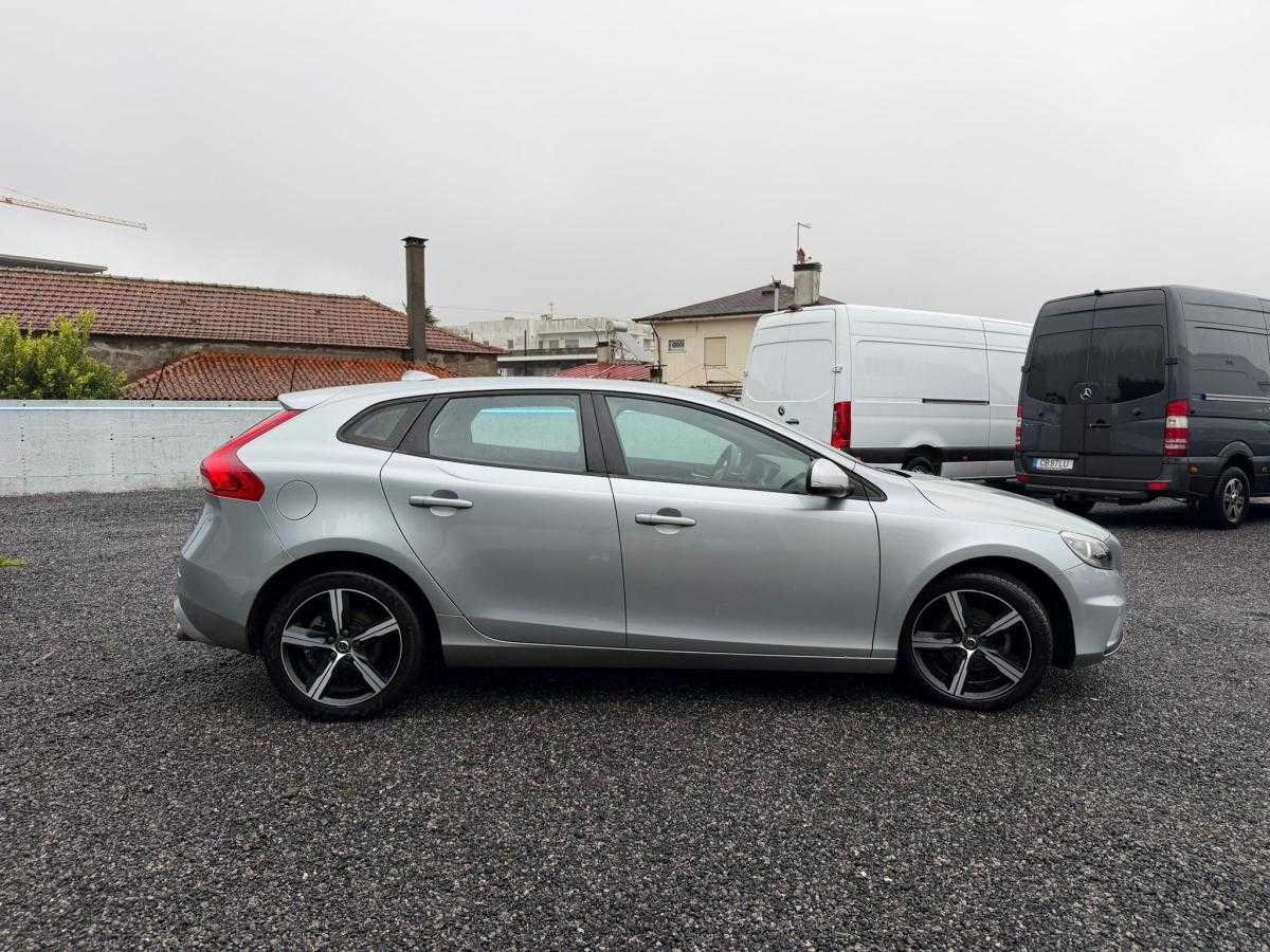 volvo-v40-2017-diesel-1969cc