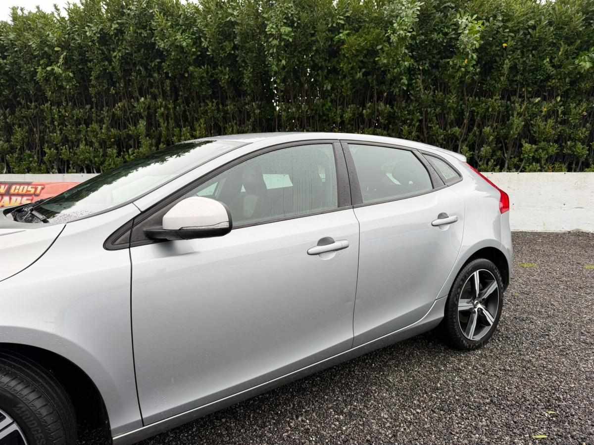 volvo-v40-2017-diesel-1969cc