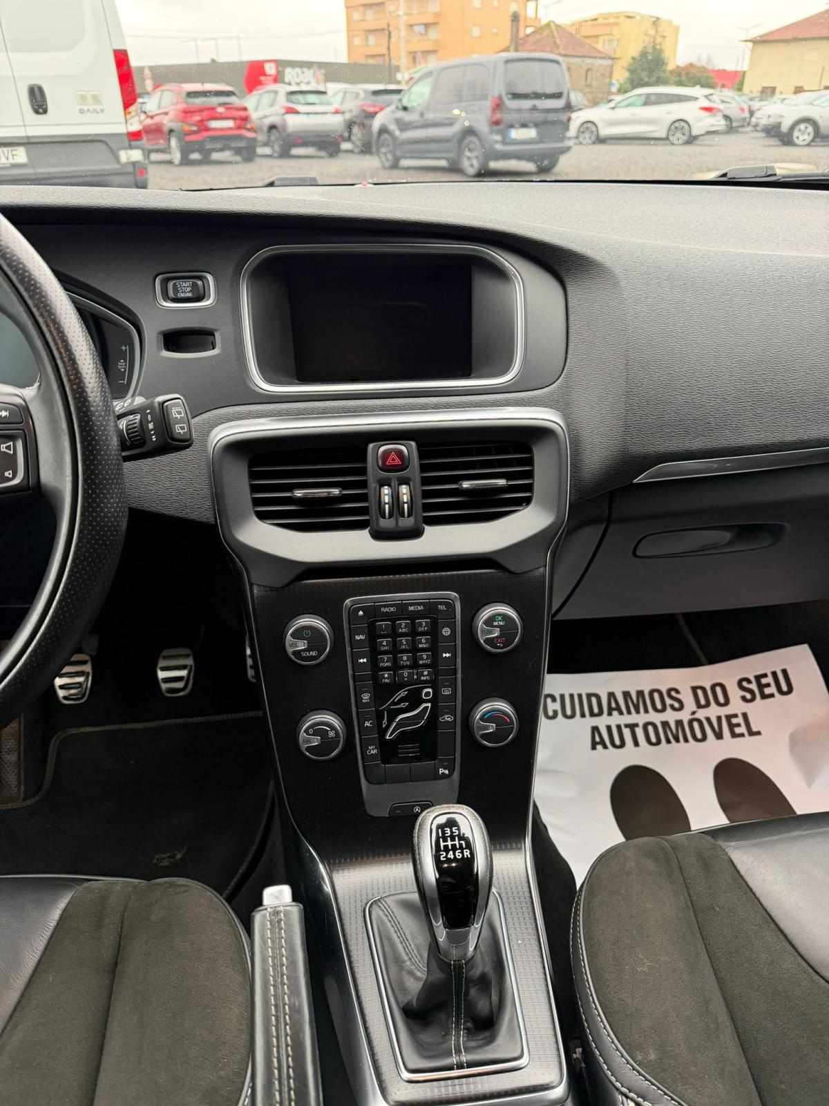 volvo-v40-2017-diesel-1969cc