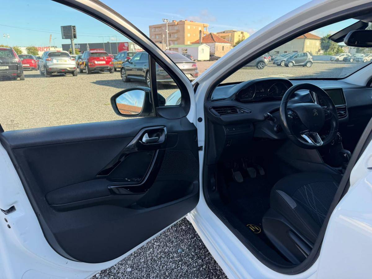 peugeot-208-2014-gasolina-1199cc