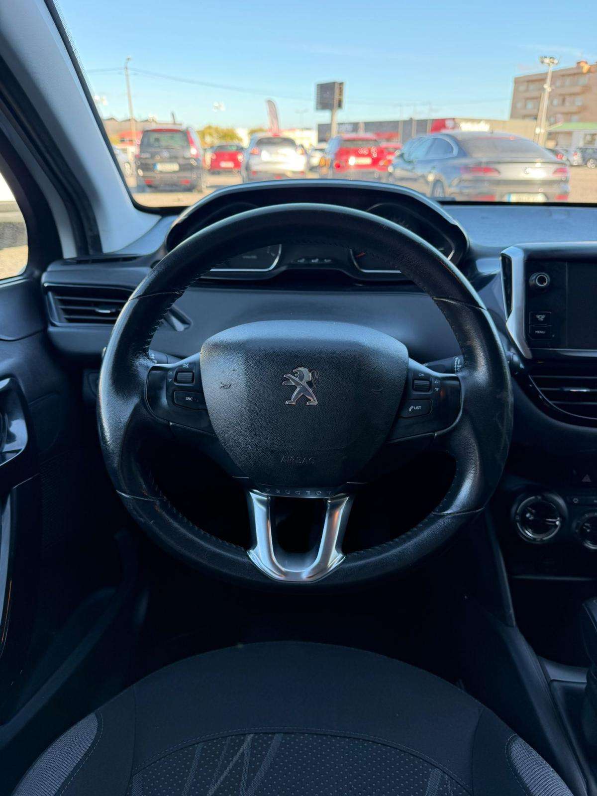 peugeot-208-2014-gasolina-1199cc