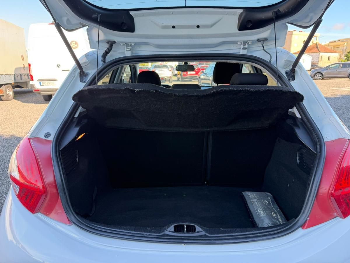 peugeot-208-2014-gasolina-1199cc