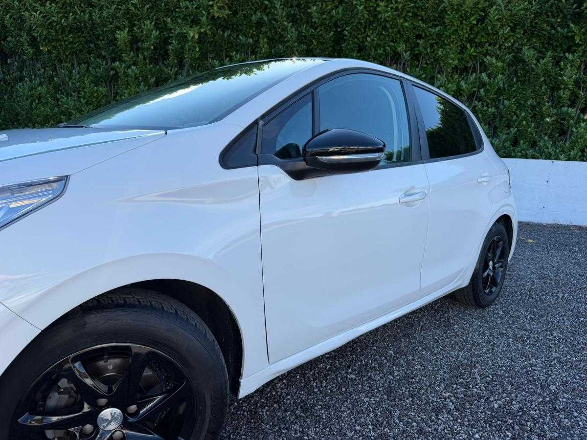 peugeot-208-2014-gasolina-1199cc