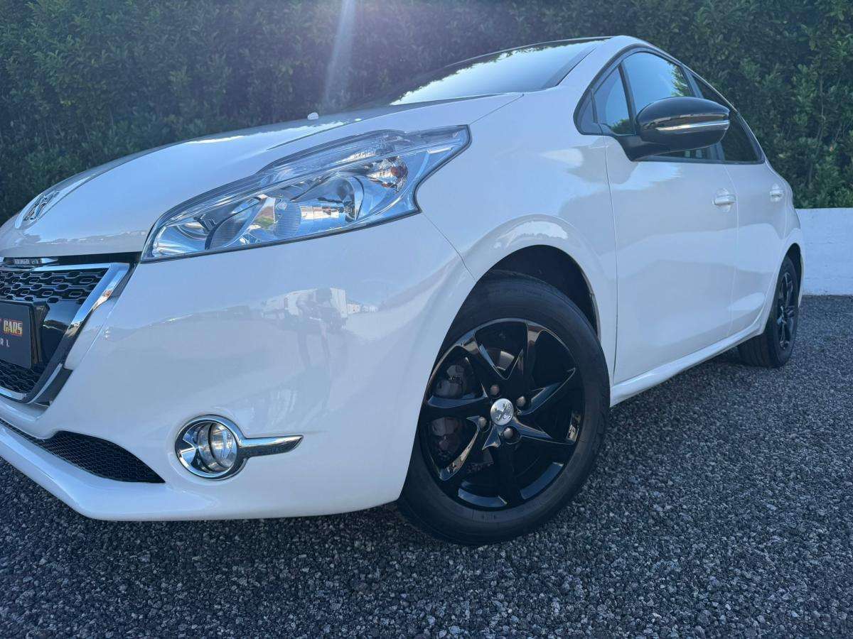 peugeot-208-2014-gasolina-1199cc